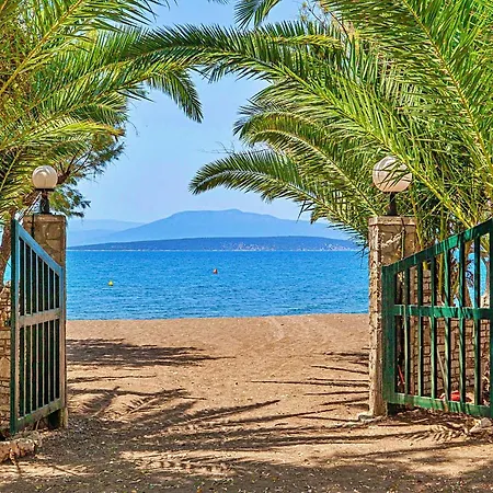 Poseidon Bungalows *