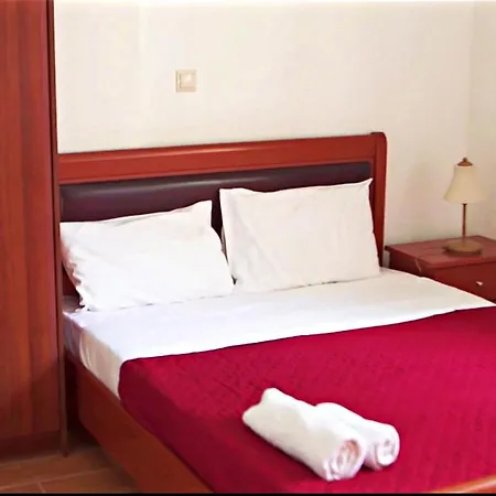 Poseidon Bungalows Kemping Iria