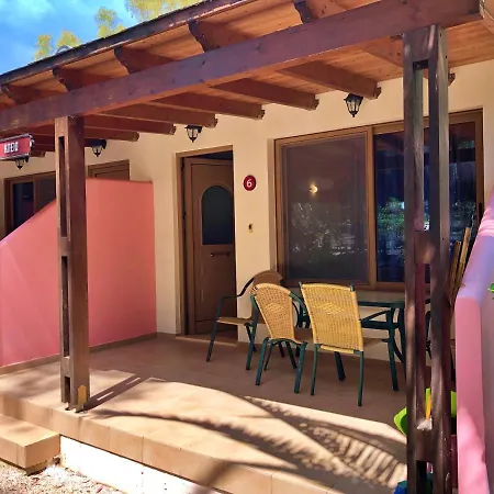 Poseidon Bungalows * Iria