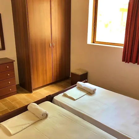 Poseidon Bungalows Íria