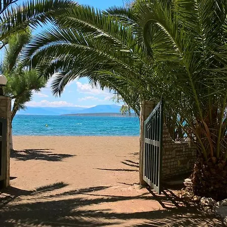 Poseidon Bungalows Campsite
