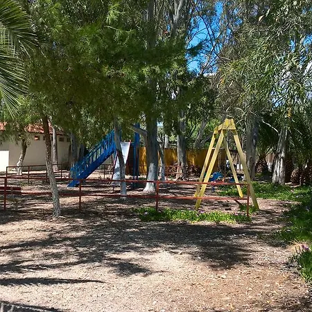 Poseidon Bungalows Ίρια