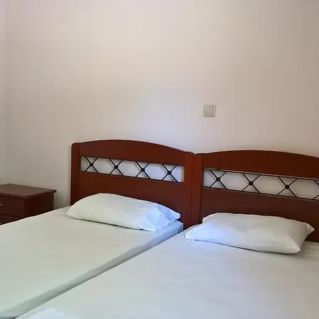 Poseidon Bungalows * Ίρια