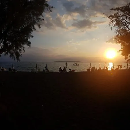 Kemp Poseidon Bungalows Íria