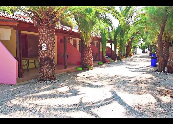 Poseidon Bungalows Íria