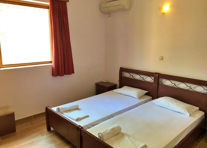 Κάμπινγκ Poseidon Bungalows Ίρια