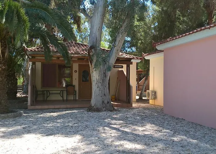 Poseidon Bungalows Ίρια