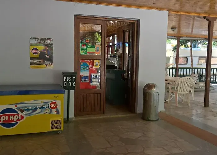 Poseidon Bungalows * Íria