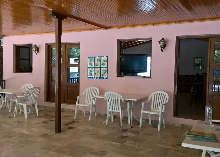 Poseidon Bungalows Ίρια